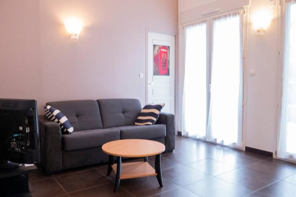 L'île d'Olive, appartement entier 2 à 4 personnes terrasse 25 m2 Besançon, proche CV, Micropolis et CHU Exterior foto